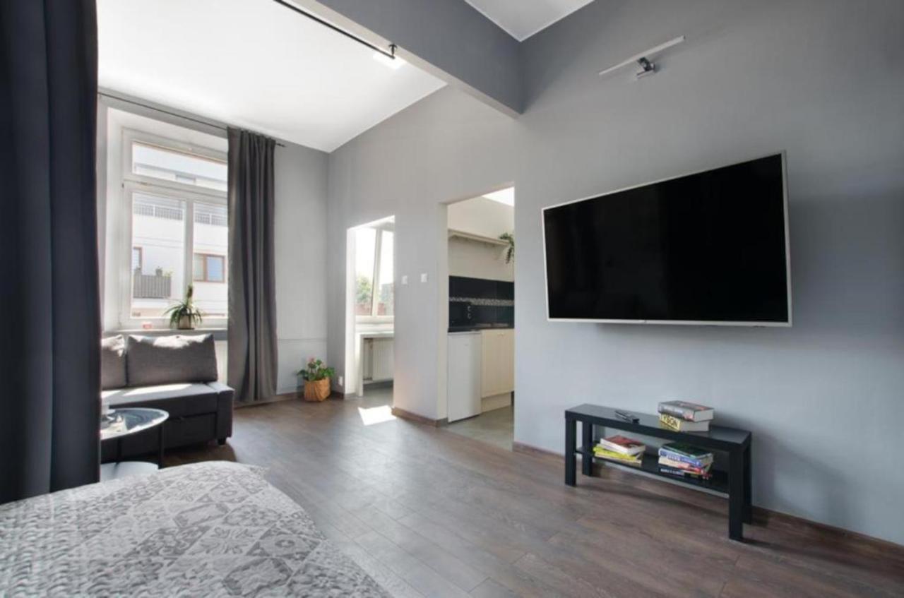 לודז' Piekarnia Apartamenty Manufaktura, Parking, Dostep Na Kod, Klima, 1-3 Pokoje, Prywatna Kamienica מראה חיצוני תמונה